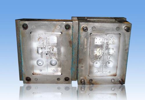 深圳塑膠模具廠，塑料模具零配件的熱處理工藝介紹